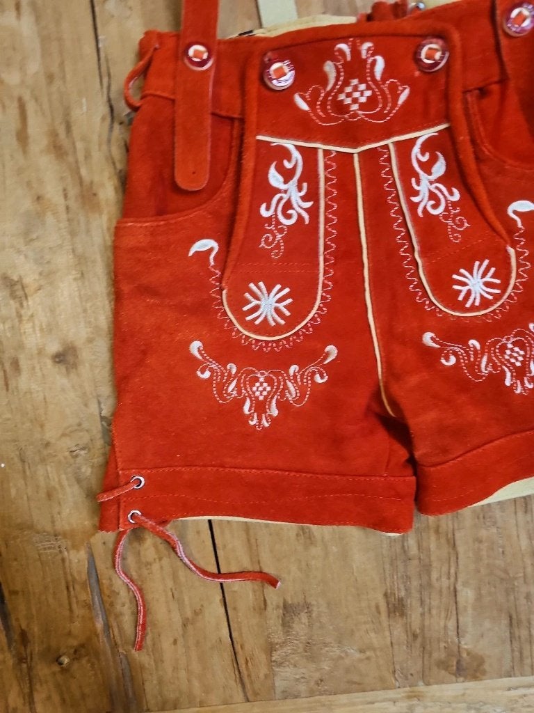 Lederhosen rood, Maat 48/50 (M), Djt@dejuistetoon.eu, Mon Plaisir 19, Etten-Leur, Netherlands, DJT De Juiste Toon