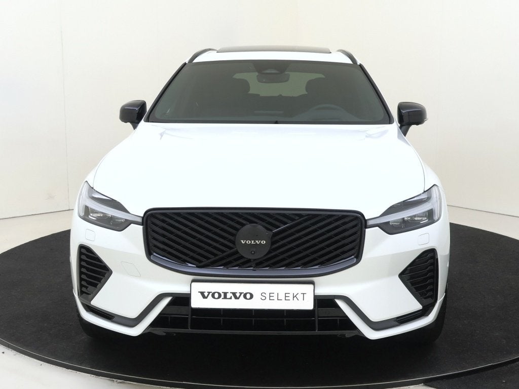 Volvo XC60 T6 AWD Plus Black Edition | 360 Camera | Panora, Automaat, 12 maanden, Gebruikt, 4 cilinders