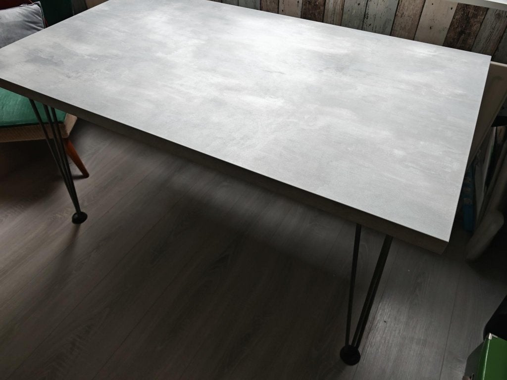 Zo goed als nieuw bureau - eigen ontwerp - 80 x 140, Ophalen, Overige typen, Zo goed als nieuw, Grijs