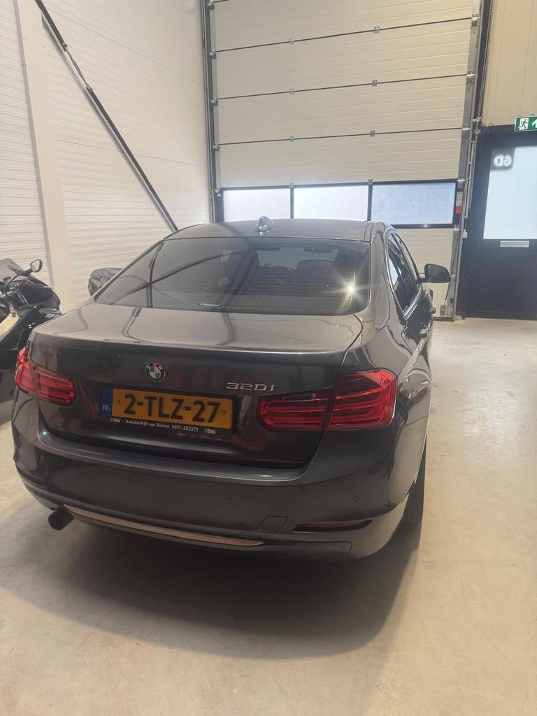 BMW 3-Serie 2.0I executive sport 2014 Grijs, Achterwielaandrijving, Beige, 4 cilinders, Leder en Stof