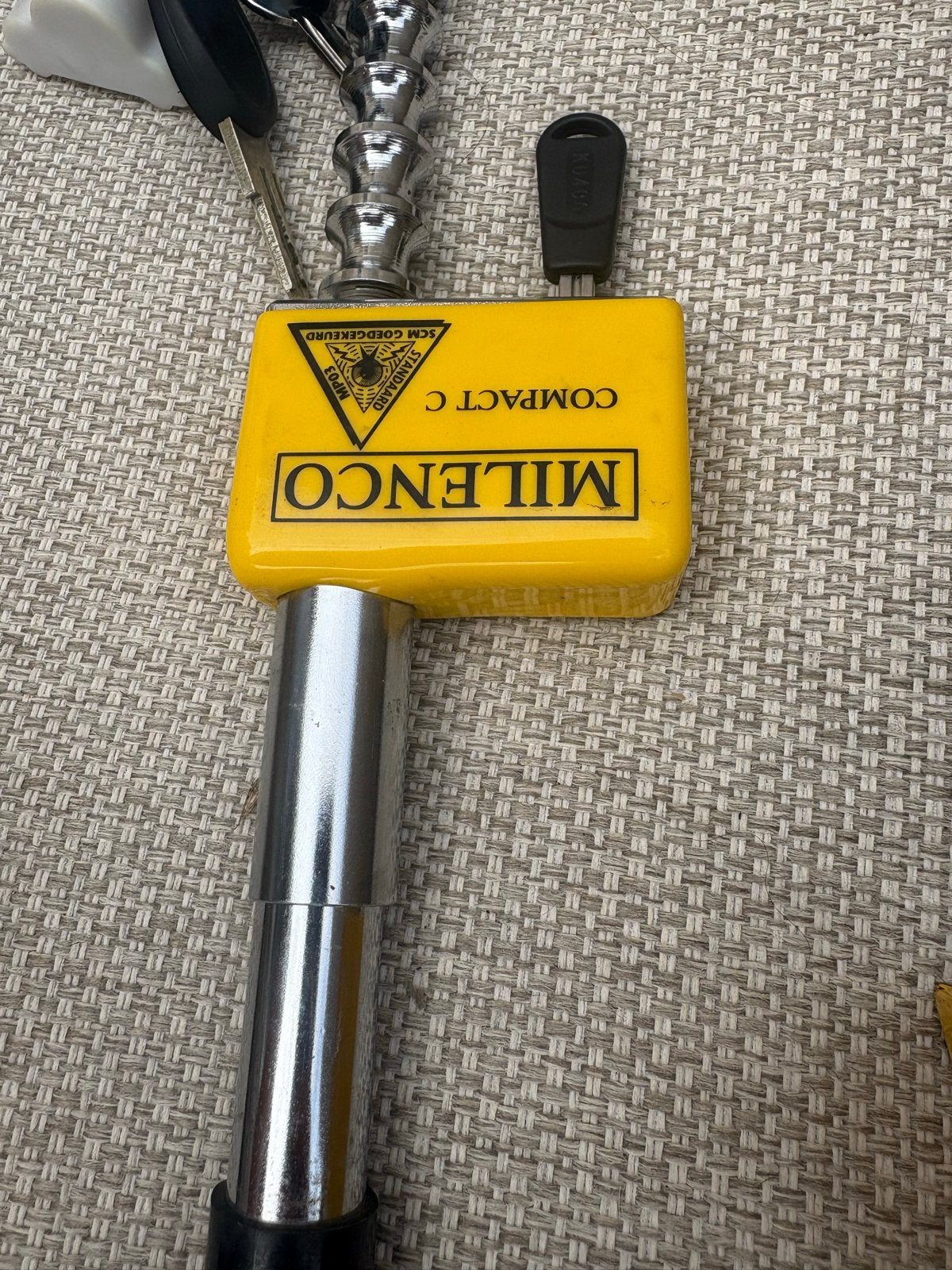 Milenco Compact C SCM Goedgekeurde wielklem, Ophalen, Gebruikt