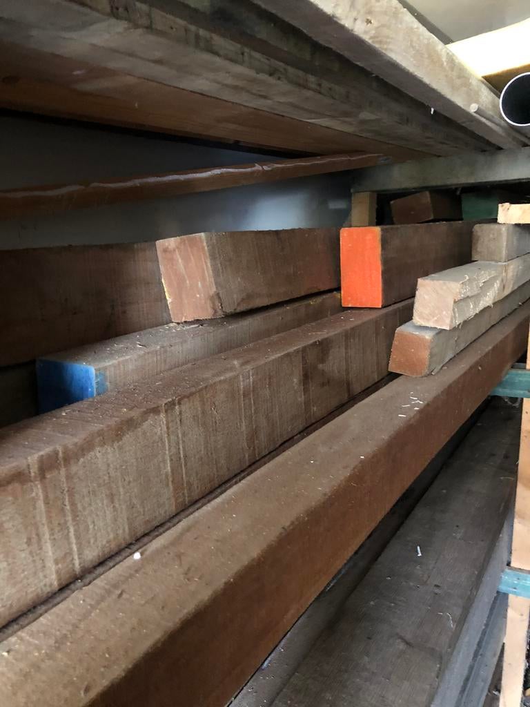 Merantie kozijnhout, Ophalen, Zo goed als nieuw, 250 cm of meer, Balken