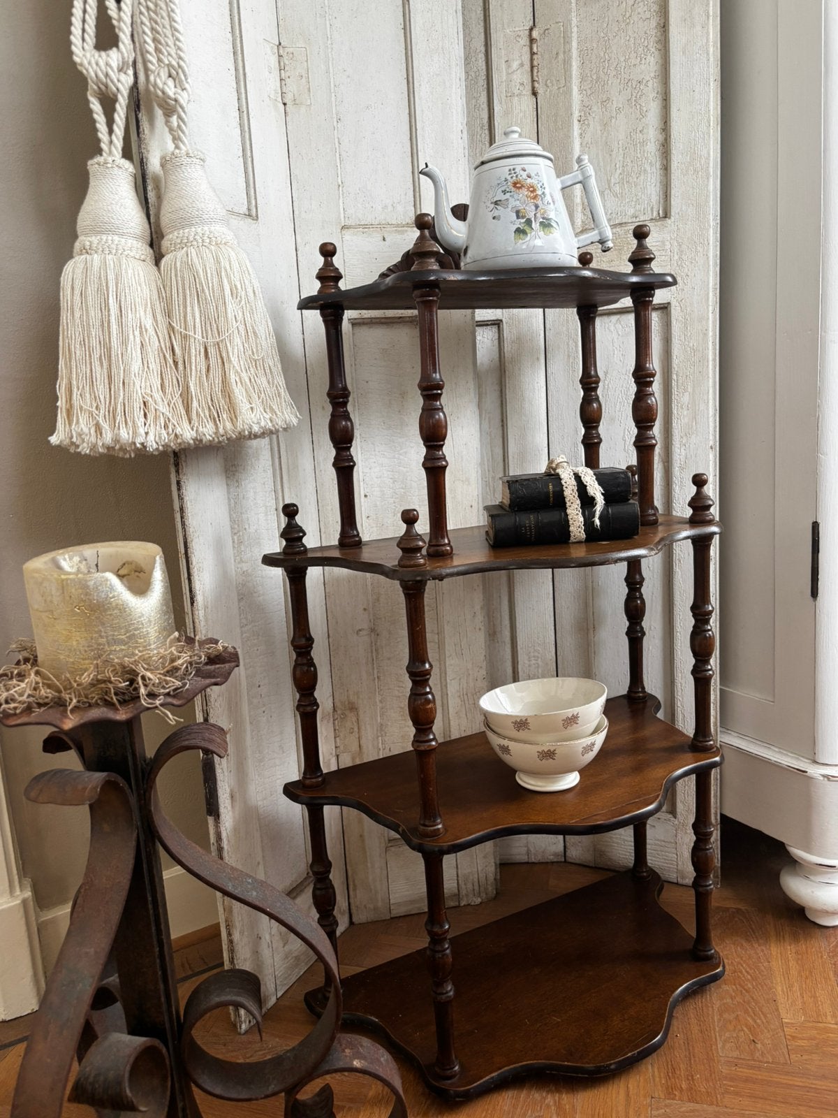Brocante etagère, wandkastje, badkamermeubel, winkelkast, Antiek en Kunst, Ophalen