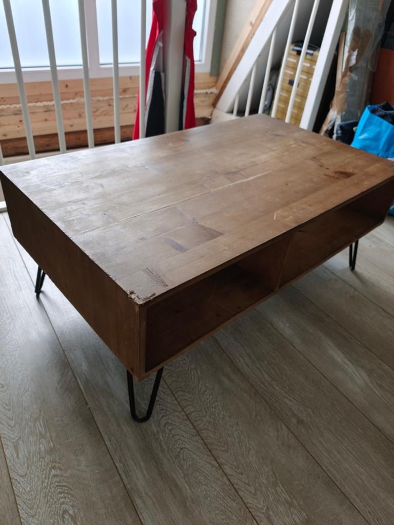 Houten salontafel met opbergruimte en hairpin poten, Gebruikt, 100 tot 150 cm, Industrieel, Modern, 50 tot 100 cm