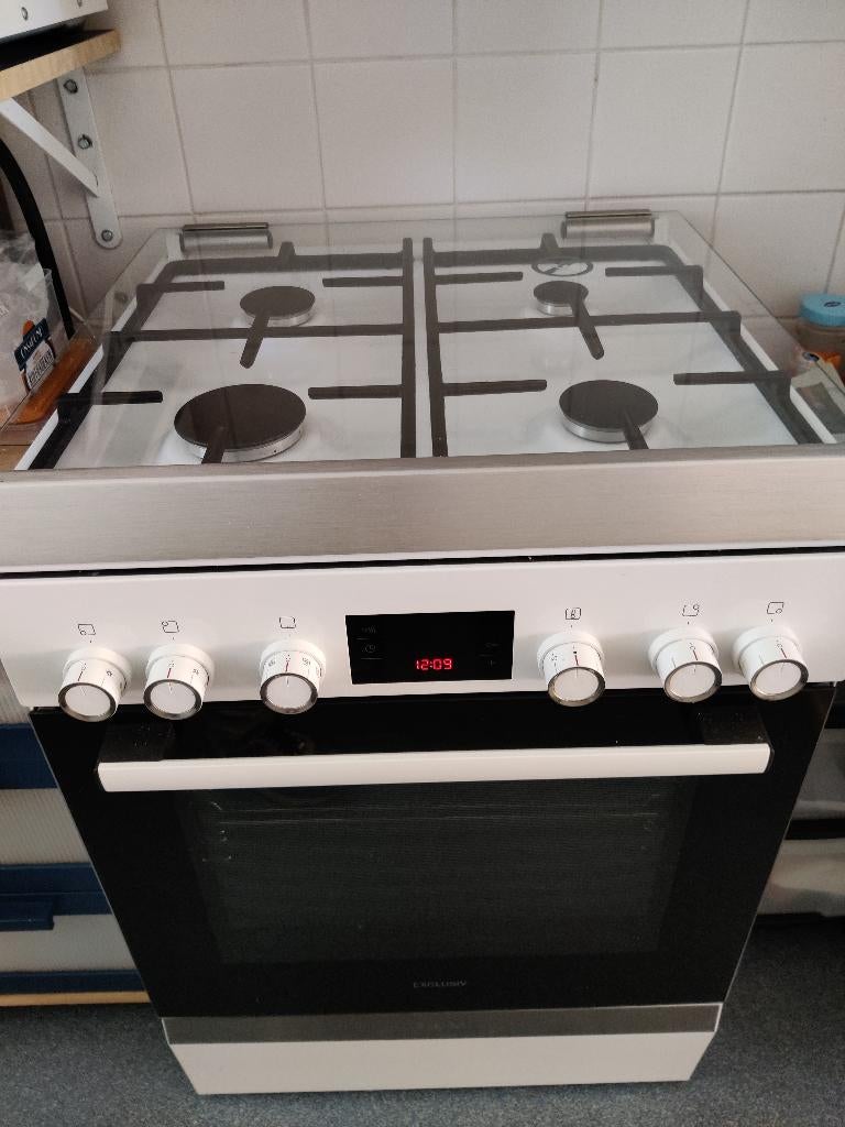 Gasfornuis met hete lucht oven, Ophalen, Gebruikt, Hete lucht, 4 kookzones