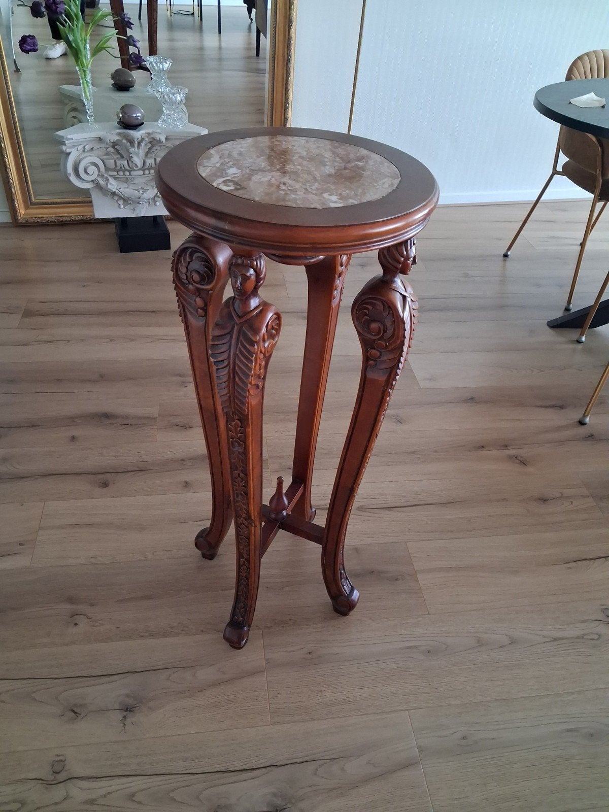 Antieke bijzettafel met marmeren blad en houtsnijwerk. h 92, Antiek en Kunst, Ophalen