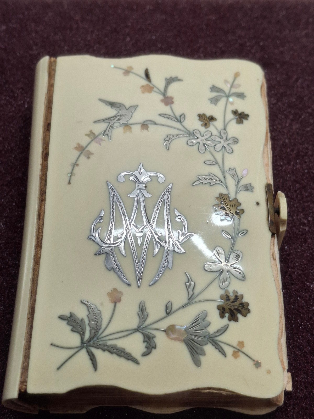 bijbel met zilver  en parelmoer  ingelegd en vele gravures, Ophalen of Verzenden