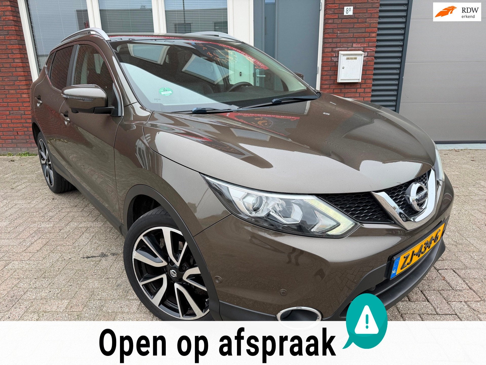 Nissan Qashqai 1.2 Tekna / Navi / Pano / Leder / Camera / PD, Euro 5, Gebruikt, 4 cilinders, 116 pk