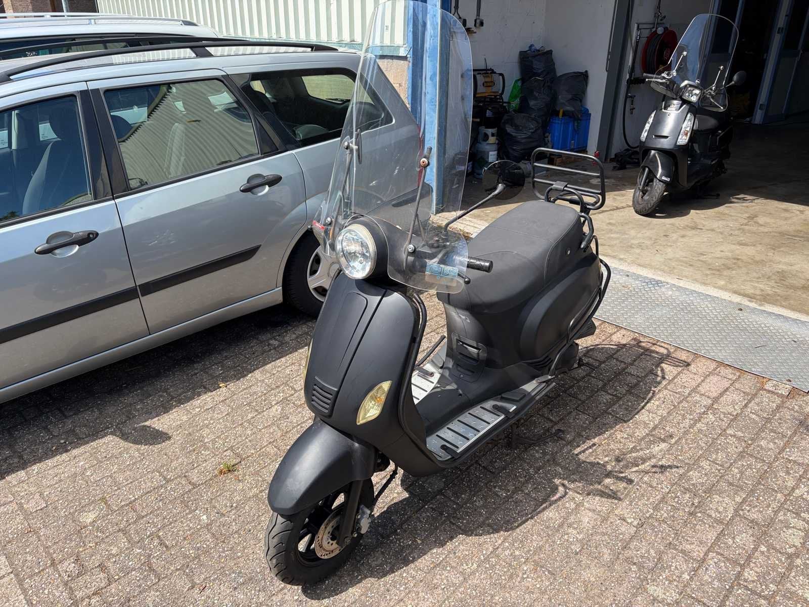 Riya snorscooter 2017 opknapper loop sloop, Ophalen, Gebruikt, Benzine, Maximaal 25 km/u