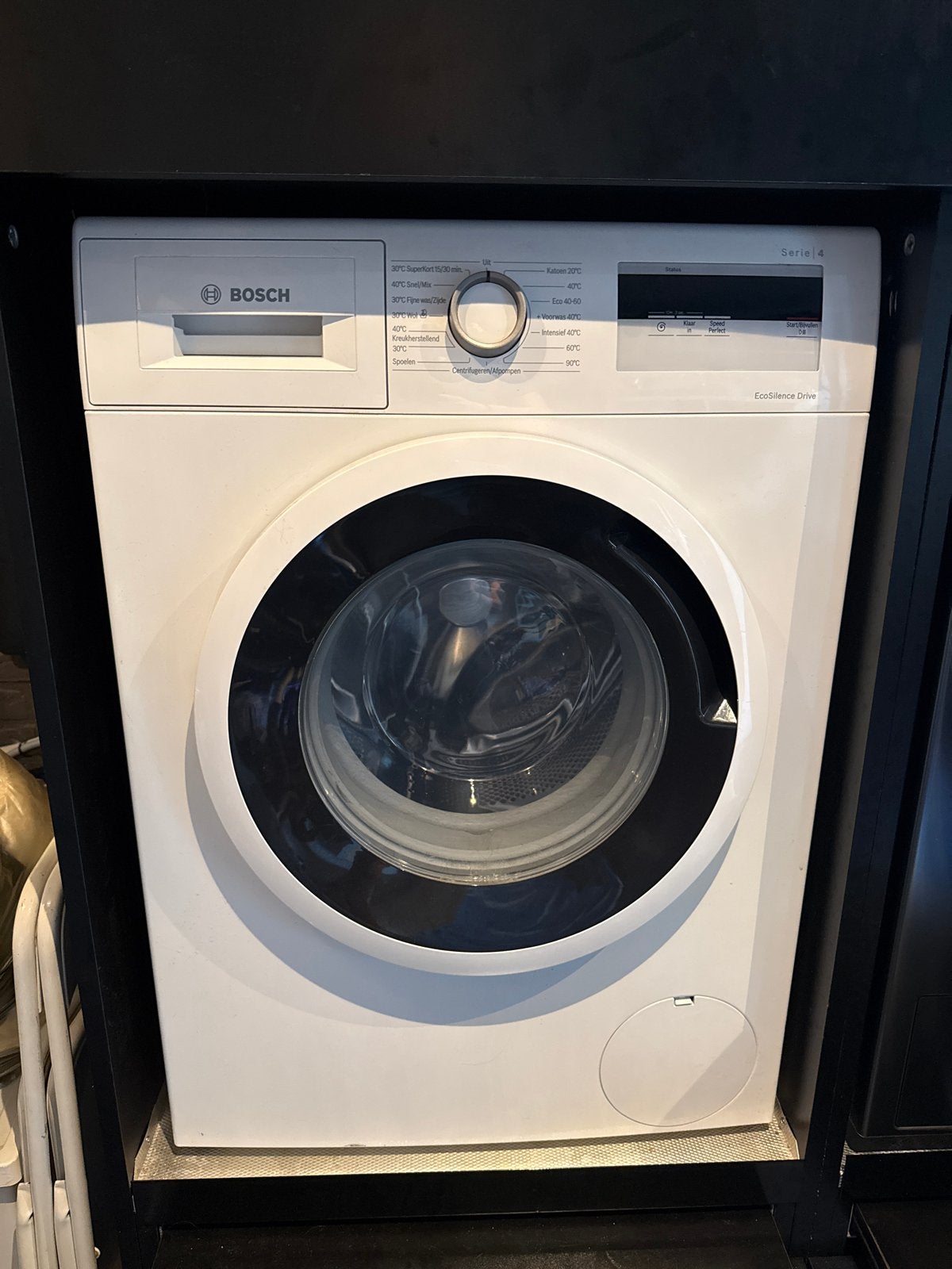 Bosch Serie 4 Wasmachine - EcoSilence Drive, Ophalen, Zo goed als nieuw, 85 tot 90 cm, 1200 tot 1600 toeren