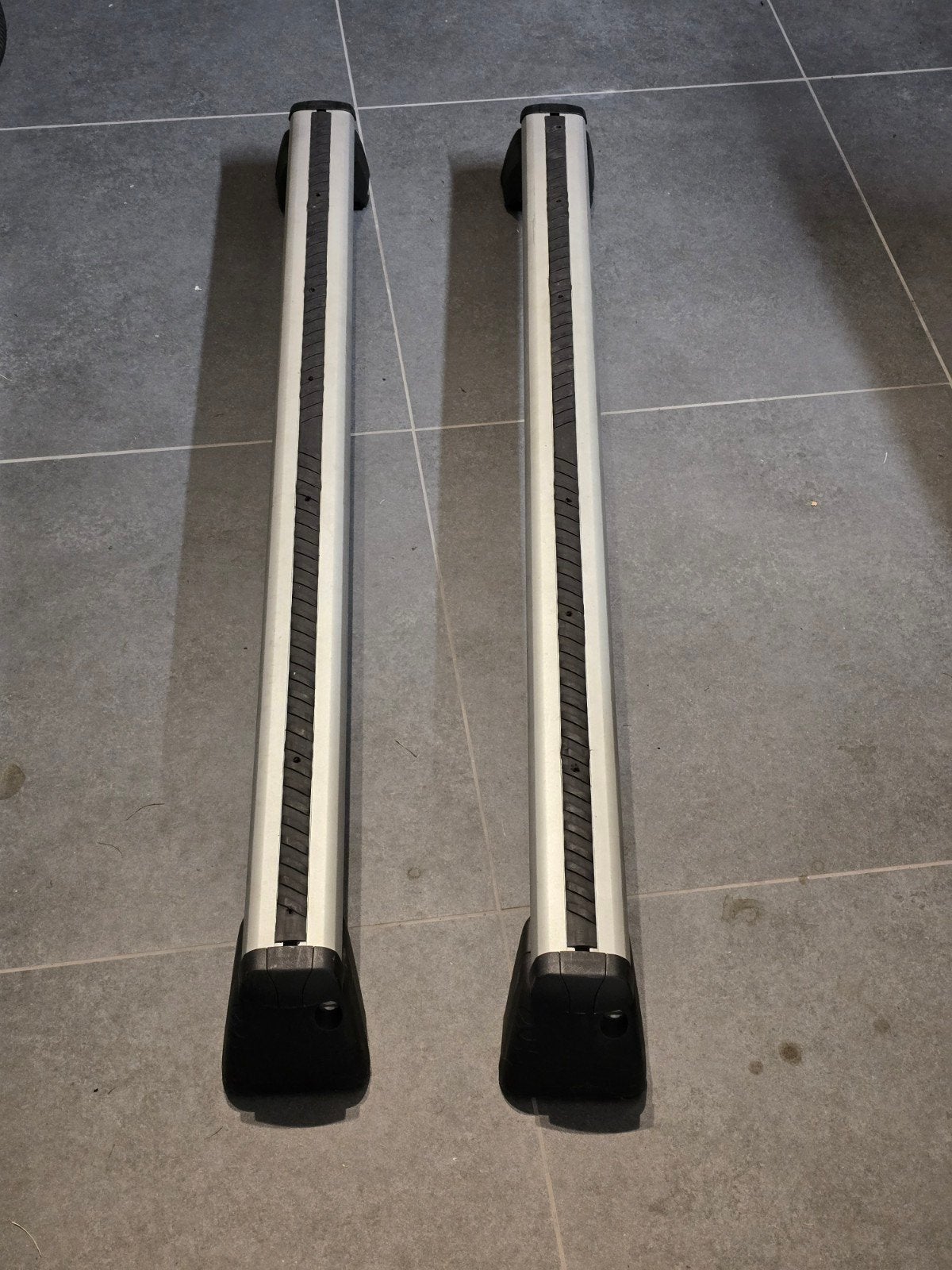 Te koop; originele Volvo XC60 dakdragers, incl toebehoren., Auto diversen, Ophalen of Verzenden, Zo goed als nieuw