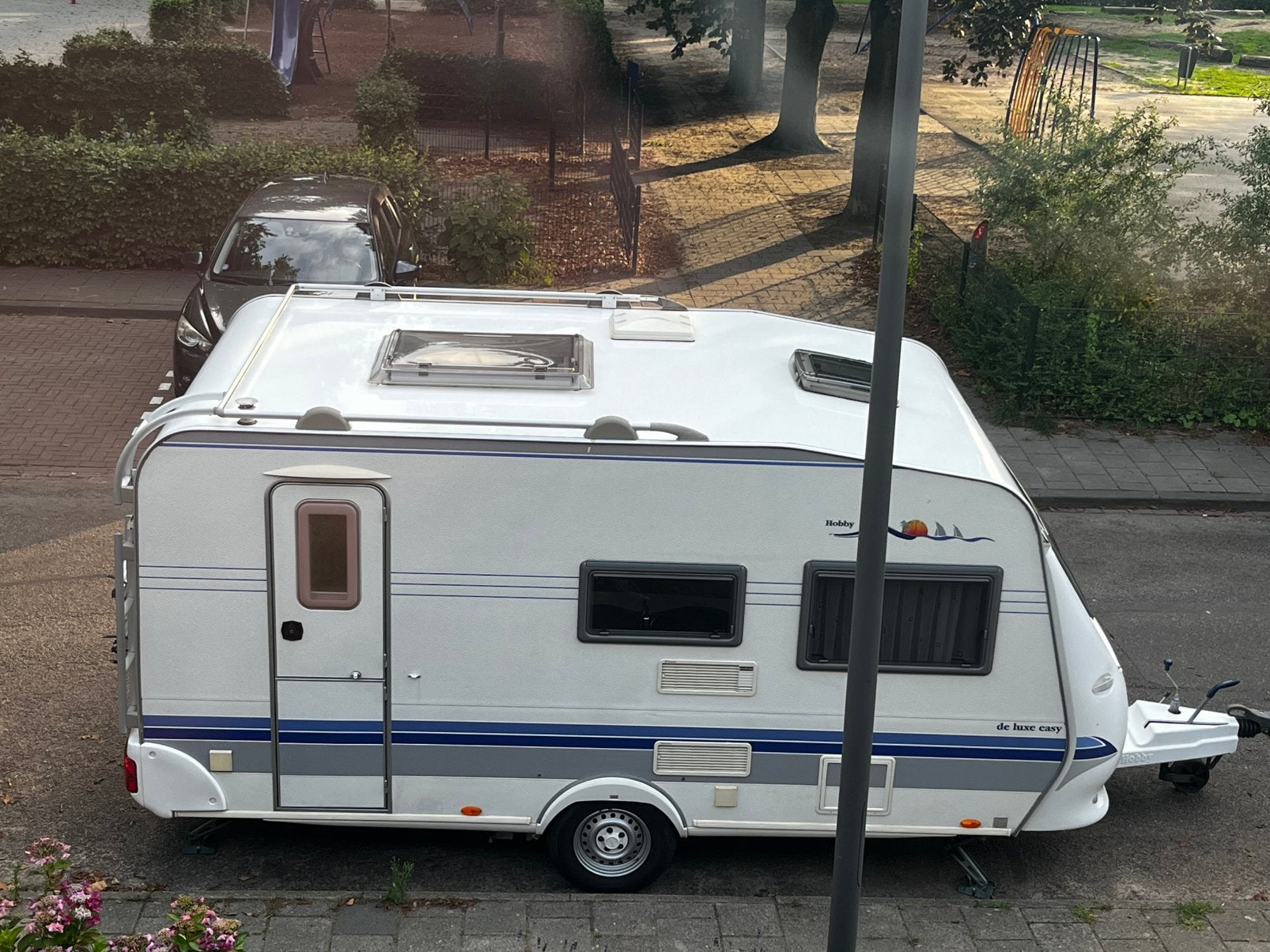 Hobby 440 SF de luxe easy , 2005 , vakantie klaar!, Hobby, Treinzit, Dwarsbed, Particulier