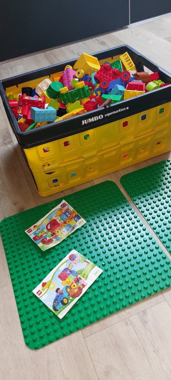 Grote krat vol Duplo met grondplaten en boekjes, Ophalen, Gebruikt, Inclusief extra onderdelen, Duplo