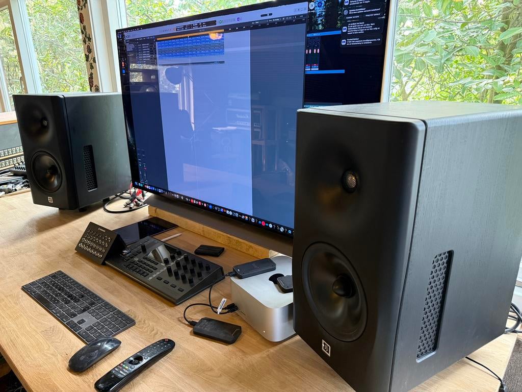Dutch & Dutch 8C monitors/speakers top conditie, Zo goed als nieuw, 120 watt of meer, Front, Rear of Stereo speakers, Ophalen