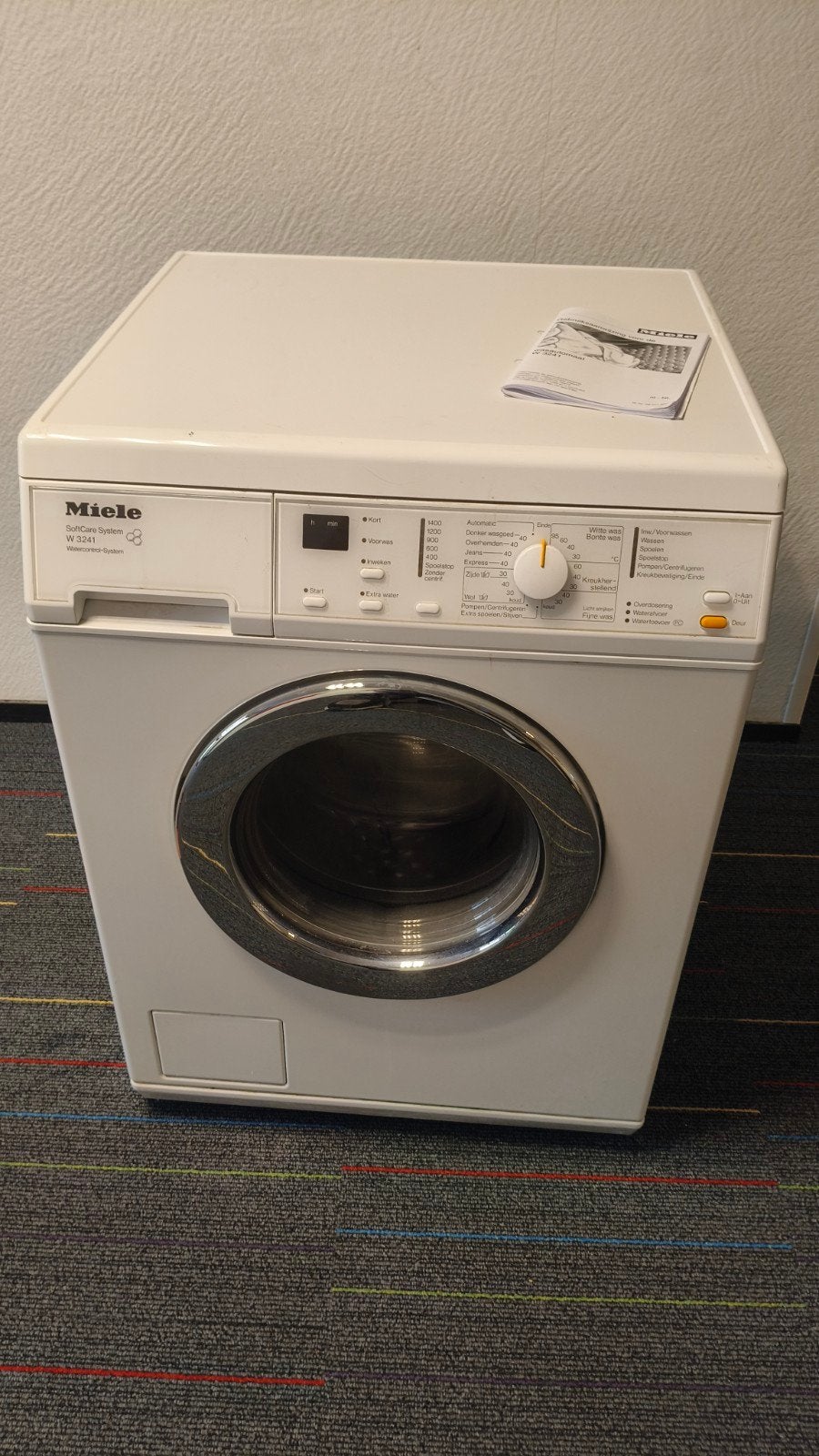 Miele W 3241 SoftCare System – 6 kg / 1400 rpm, Ophalen, Gebruikt, 85 tot 90 cm, 1200 tot 1600 toeren