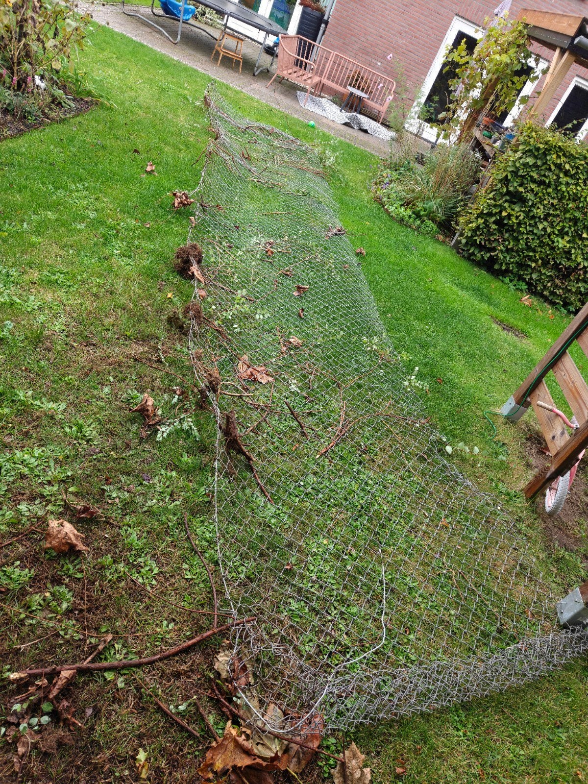 gratis hekwerk gaas ongv 1,5 x 6m, Ophalen, Gebruikt, IJzer