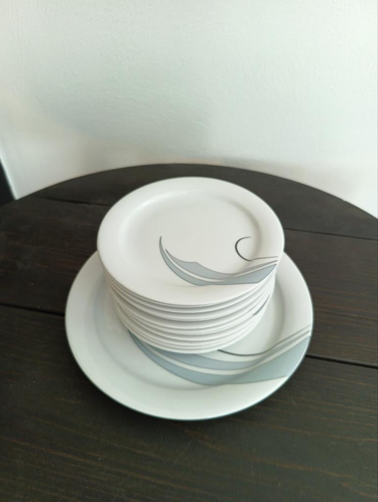 Retro gebakstel - 1 taartbord, 12 gebaksbordjes, Huis en Inrichting, Keuken | Servies, Ophalen of Verzenden, Zo goed als nieuw