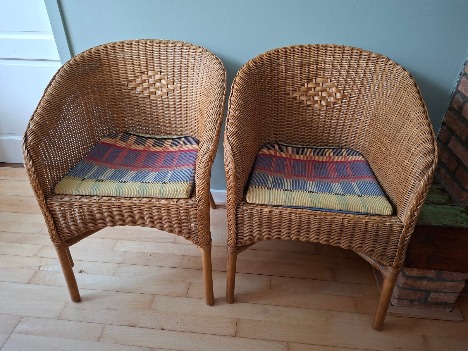 2 rieten stoelen, Ophalen, Zo goed als nieuw, Bruin, Twee