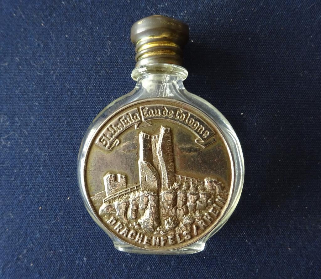Souvenir flesje, Ophalen