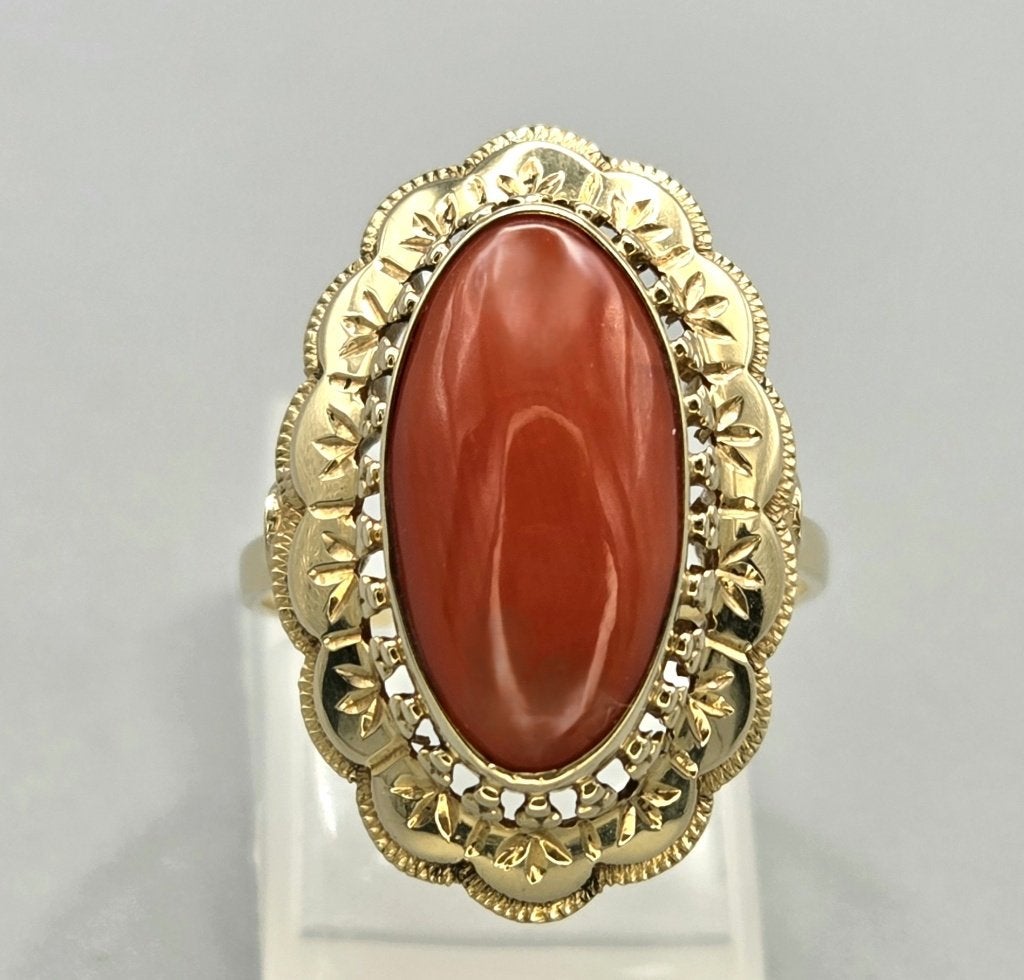 Gouden Vintage ring met bloedkoraal. 2026/740., Ophalen of Verzenden, Goud, Ring, Met edelsteen