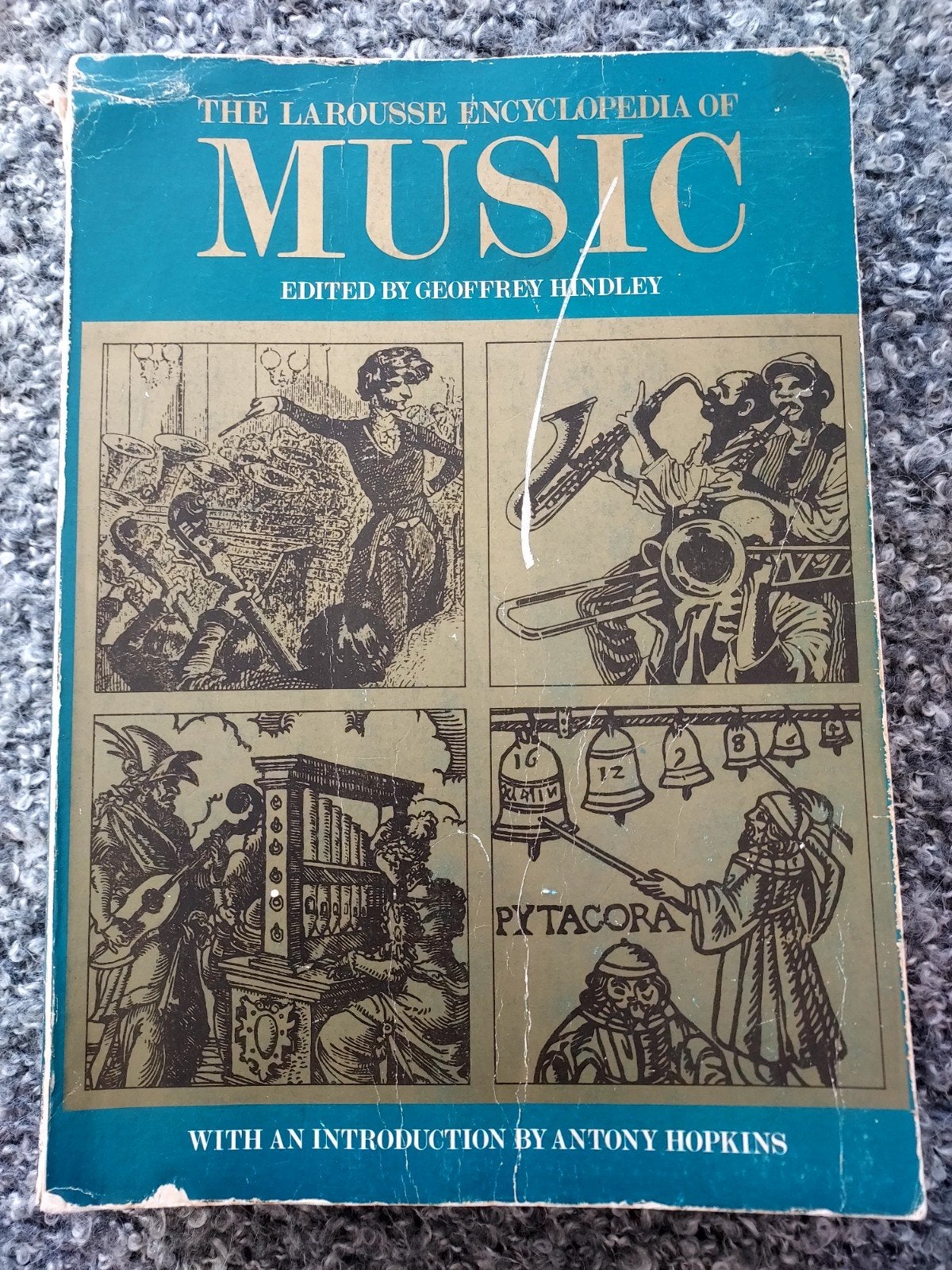 The Larousse Encyclopedia of Music - Geoffrey Hindley, Ophalen of Verzenden, Gelezen, Algemeen, Geoffrey Hindley