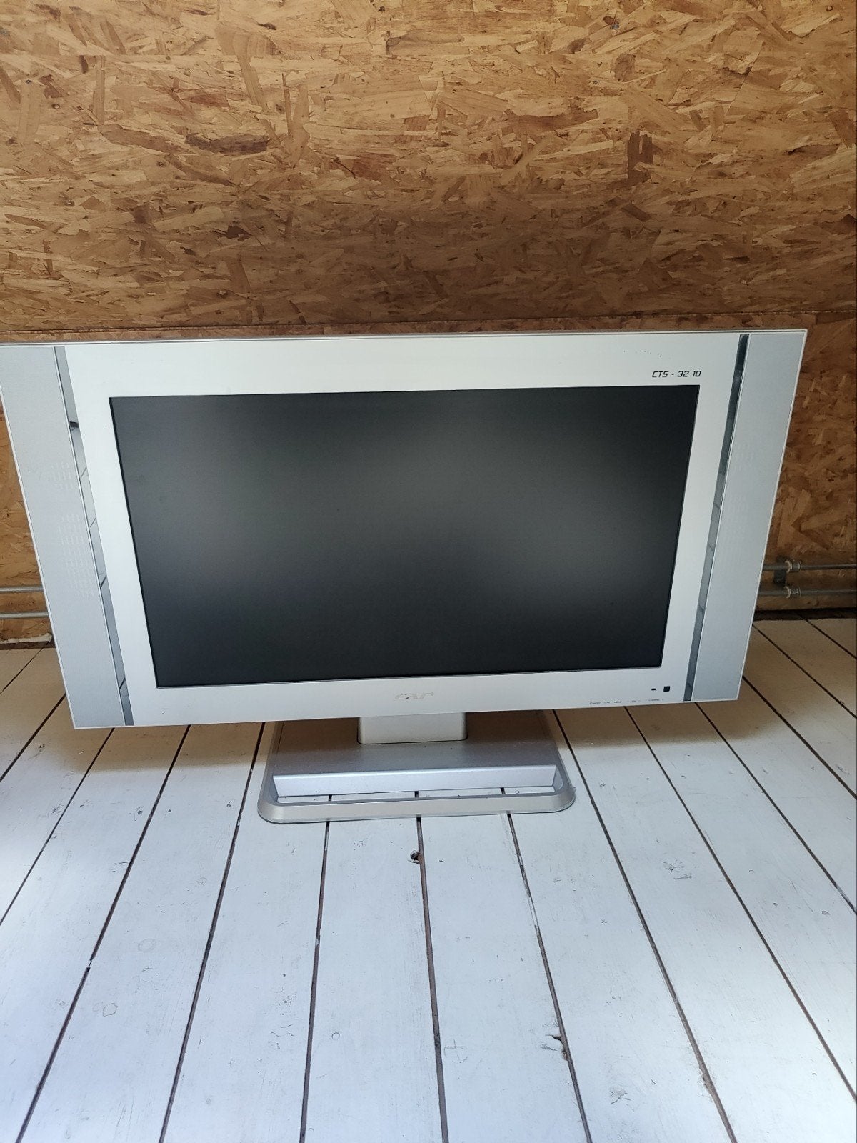 CAT CTS-3210 32 inch LCD/TFT TV Monitor + afstandsbediening, LCD, 80 tot 100 cm, Zo goed als nieuw, 100 Hz