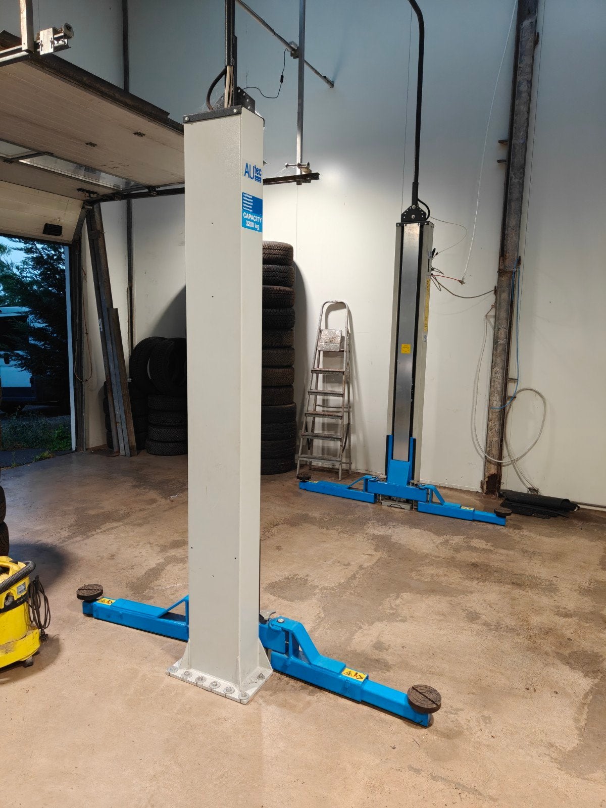 Autec 2 koloms hefbrug 3200kg bj2014 z.g.a.n., Auto diversen, Ophalen, Zo goed als nieuw