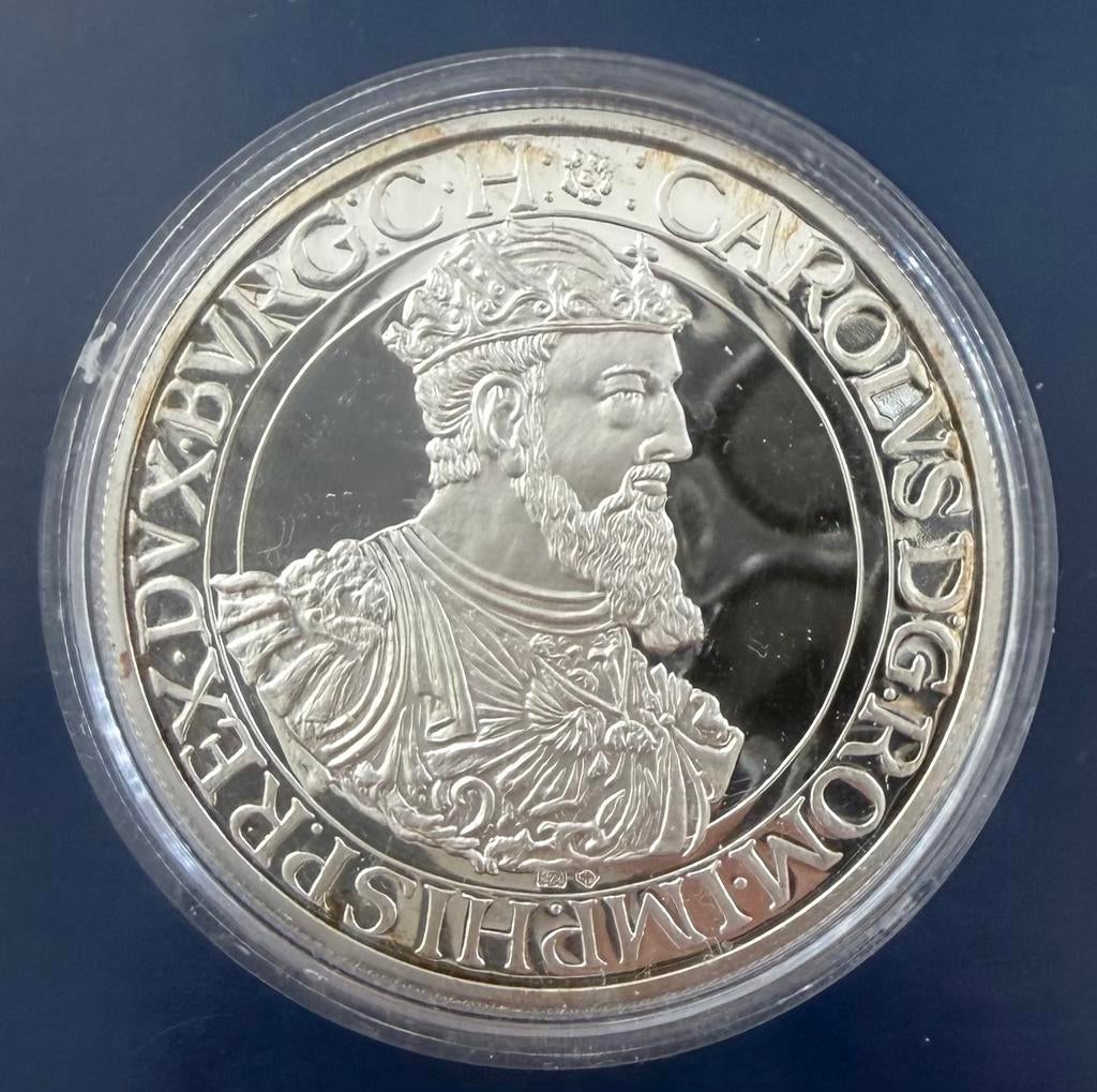 Zilveren penning Karel V, Postzegels en Munten, Ophalen of Verzenden, Zilver, Nederland