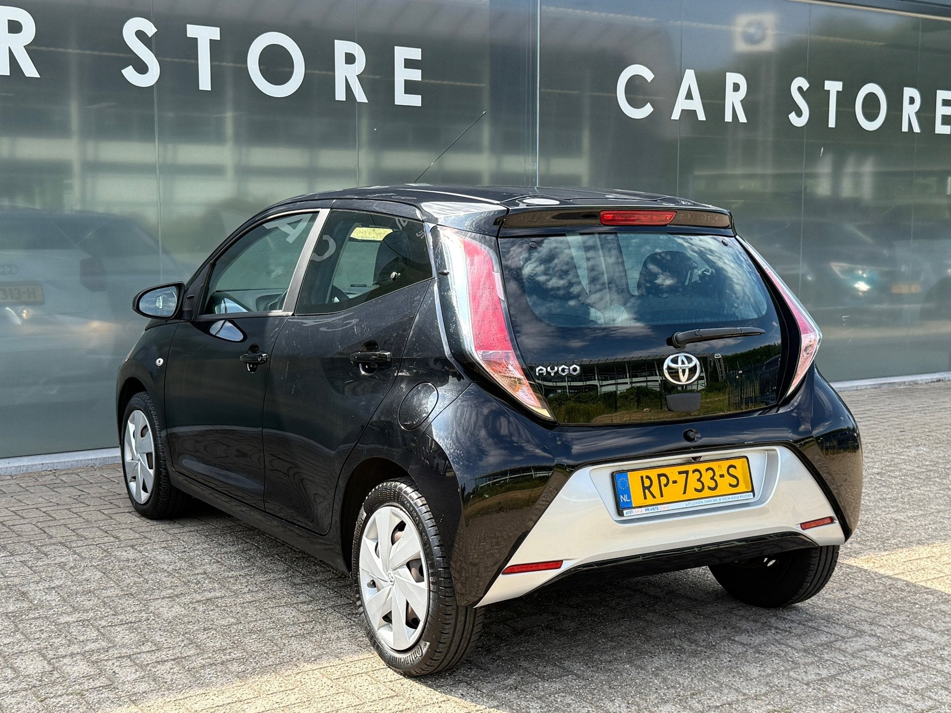 Toyota Aygo 1.0 VVT-i x-play Camera|Carplay|Dealer Onderhoud, Auto's, Voorwielaandrijving, Gebruikt, 4 stoelen, Zwart