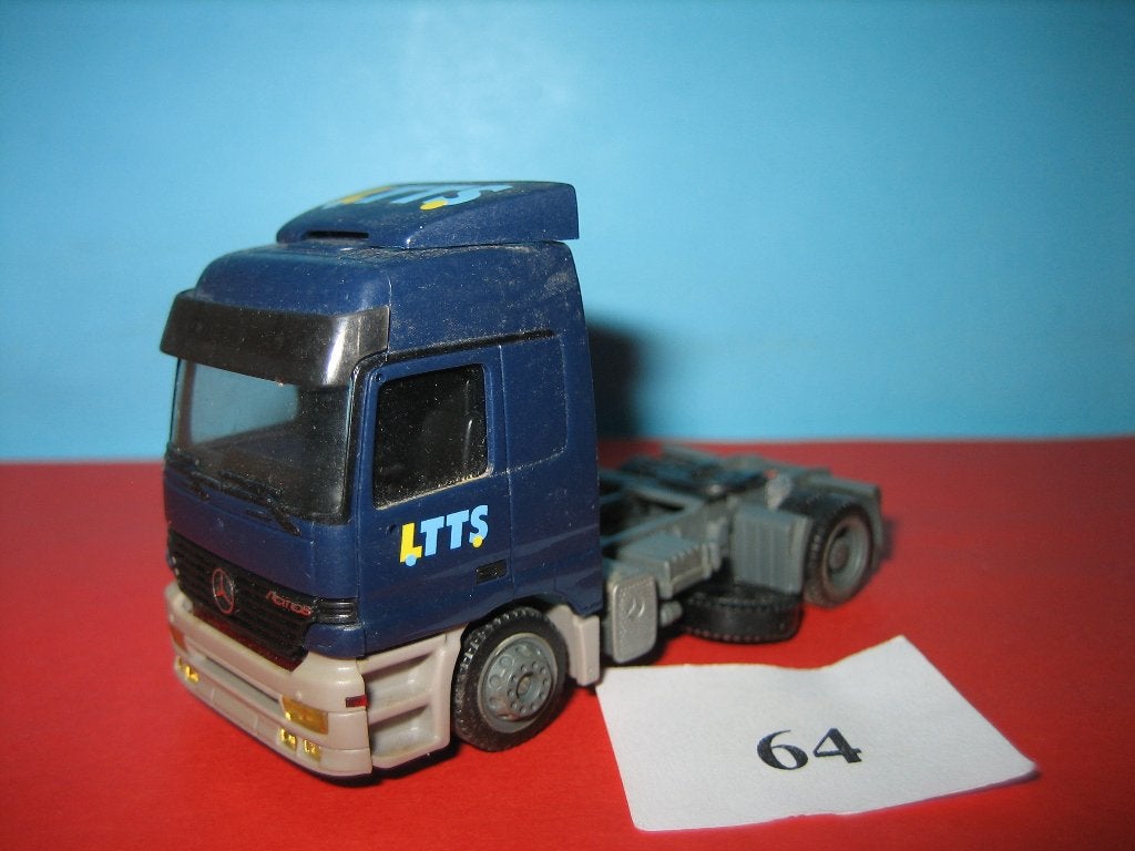 (T-3) kavel met MERCEDES Truck's div  Herpa, Ophalen of Verzenden, Zo goed als nieuw, Bus of Vrachtwagen, Herpa
