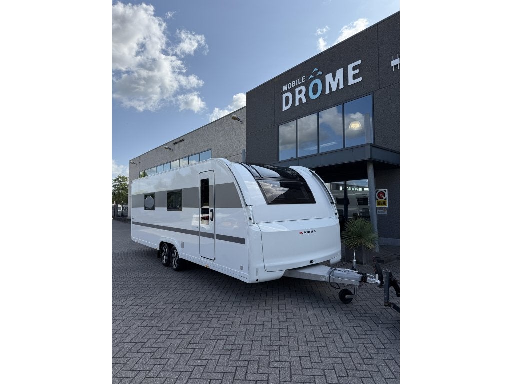 Adria Alpina 663 HT MODEL 2026, Caravans en Kamperen, Schokbreker, 7 tot 8 meter, Bedrijf, Adria
