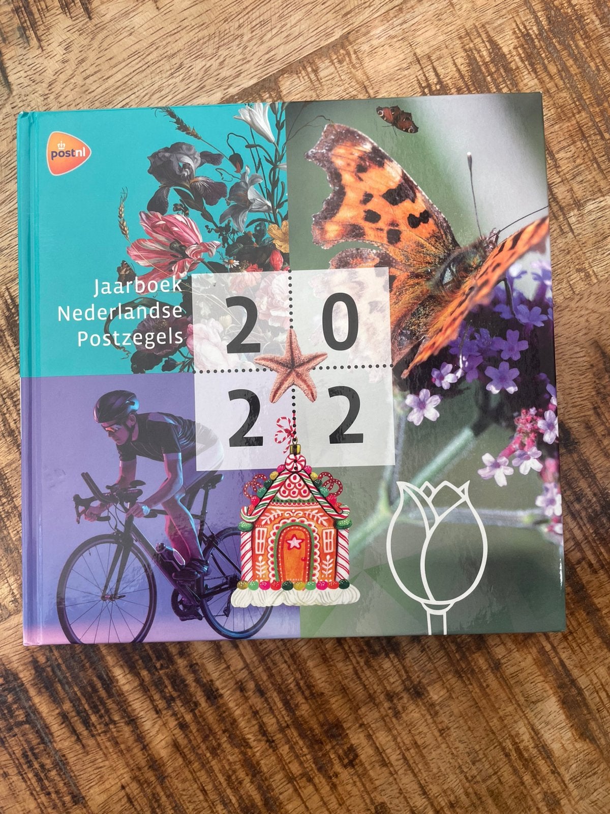 2022 Jaarboek Nederland Nu: € 105,00 Compleet met zegels.PF, Postzegels en Munten, Ophalen of Verzenden, Na 1940, Postfris