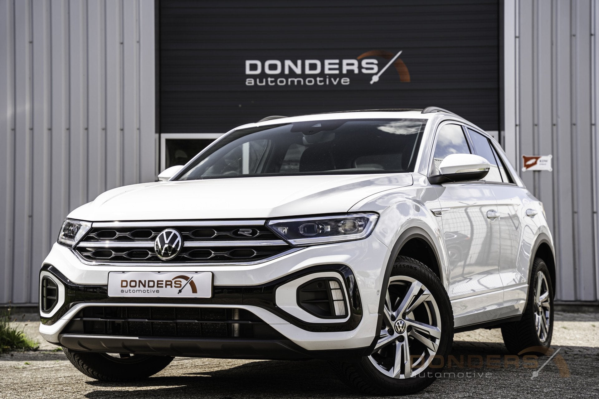 Volkswagen T-Roc 1.5 TSI R-Line / Panoramadak / IQ-light / V, Auto's, Volkswagen, 1258 kg, Euro 6, 4 cilinders, 150 pk