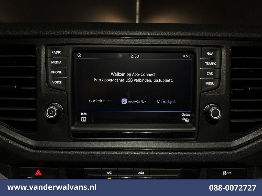 Volkswagen Crafter 2.0 TDI 140pk L3H3 L2H2 Euro6 Airco | Nav, Voorwielaandrijving, Stof, Gebruikt, 4 cilinders