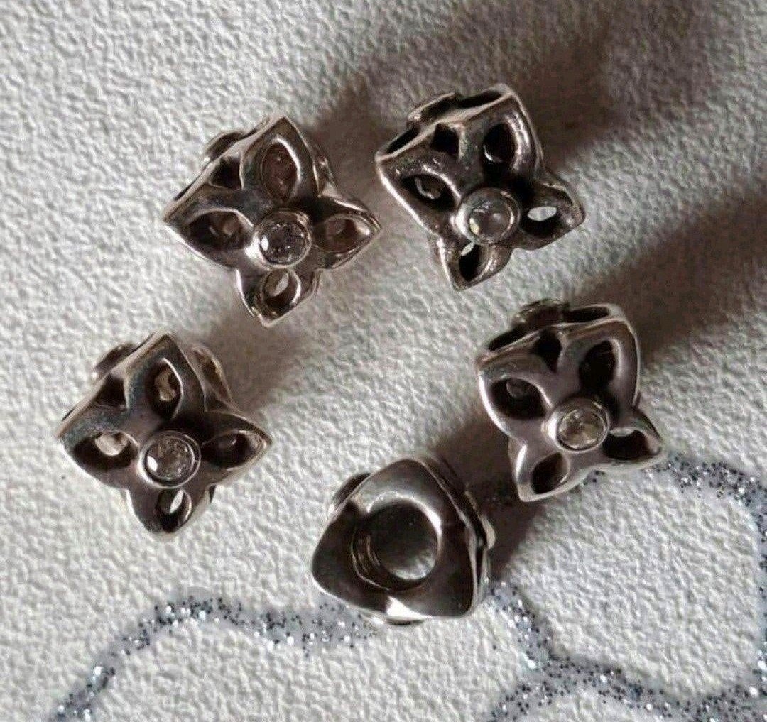 Pandora lathyrus 5x. Retired, Sieraden, Tassen en Uiterlijk, Bedels, Verzenden, Pandora, Zo goed als nieuw, 4 bedels of meer