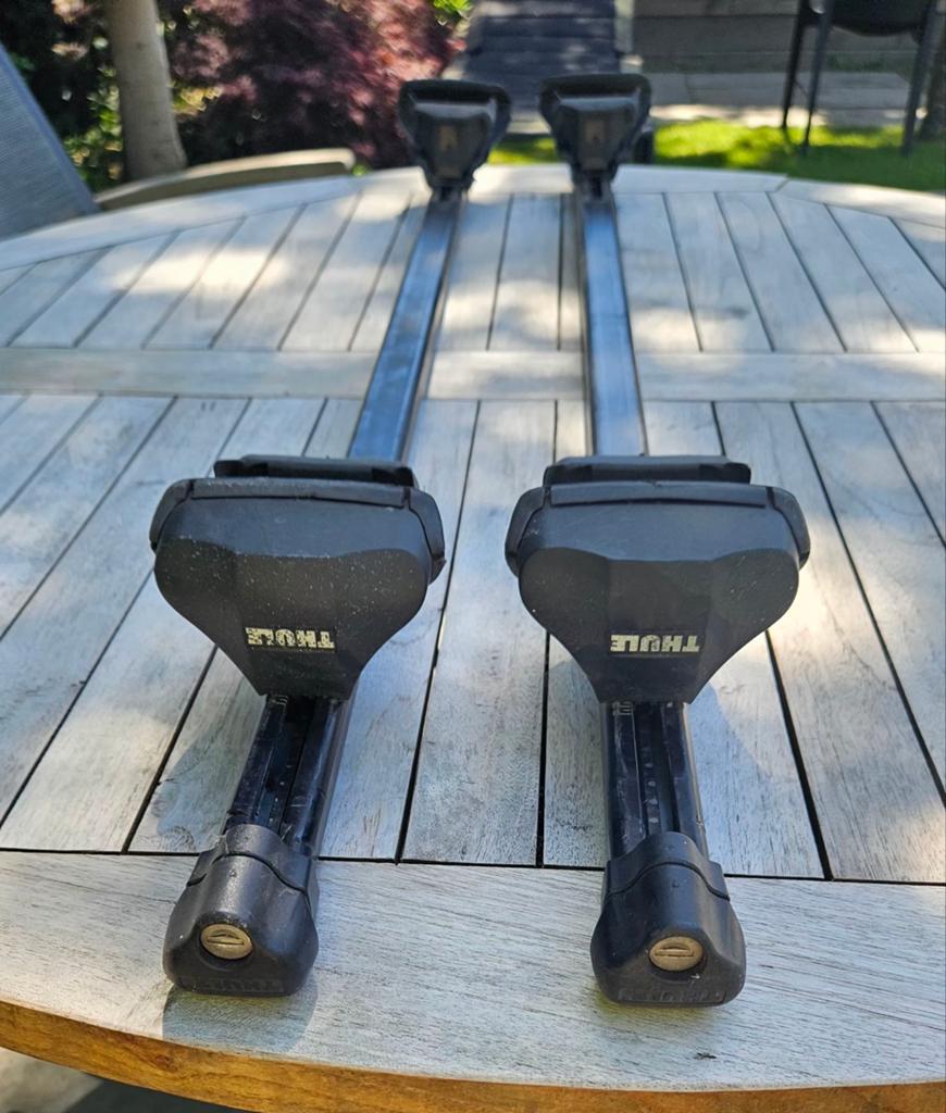 Thule Universele Dakdragers - 114cm - Compleet met sleutel, Auto diversen, Dakdragers, Ophalen
