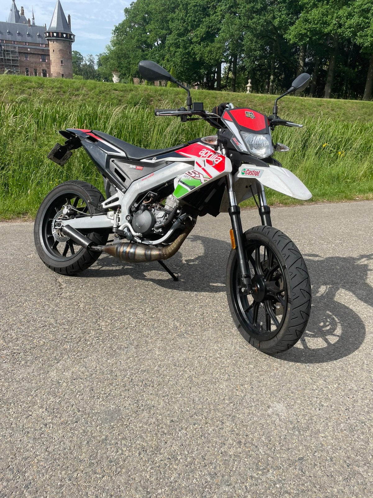 2020 Aprilia sx 50 72cc - evt te ruil, Fietsen en Brommers, Ophalen, 6 versnellingen, Maximaal 45 km/u, Zo goed als nieuw