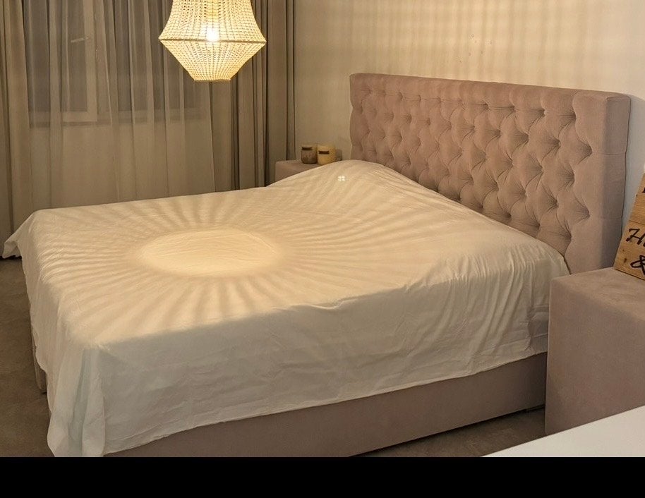 Swiss Sense bed met nachtkastjes - Goede staat, Ophalen, Gebruikt, Beige, Tweepersoons
