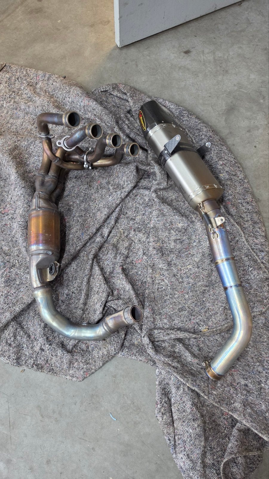 Volledig titanium uitlaatsysteem akrapovic slipon pc69, Motoren, Onderdelen | Honda, Gebruikt, Ophalen of Verzenden