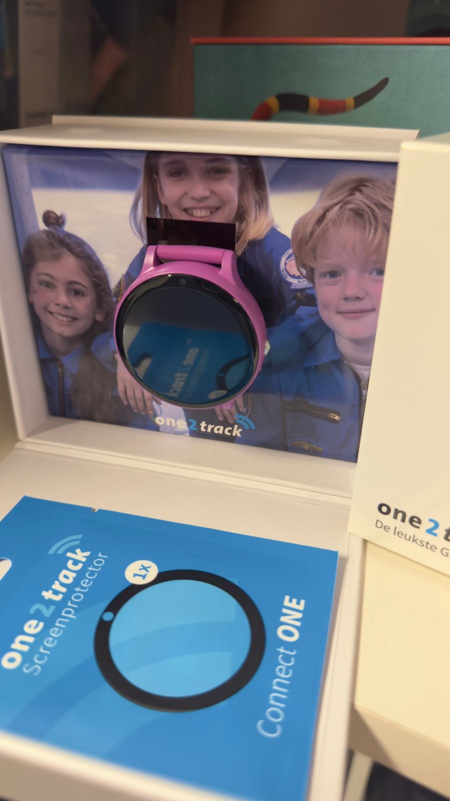 One2track Connect one GPS Horloge Nieuw Incl screenprotector, Ophalen of Verzenden, Zo goed als nieuw, Zwart, Jongen of Meisje