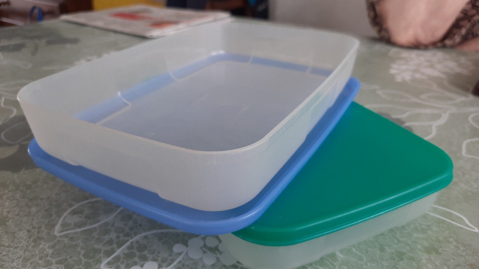 Set van 2 plastic bewaarbakjes met deksel Tupperware, Huis en Inrichting, Ophalen of Verzenden, Gebruikt, Groen, Bak of Kom