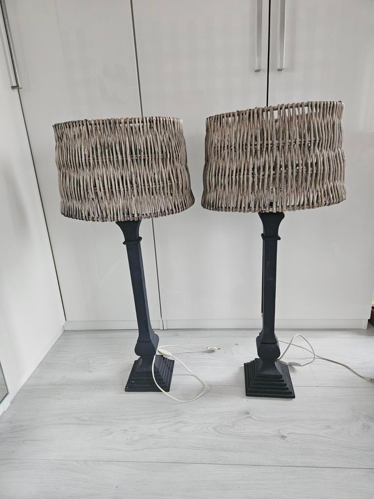2 lampen inclusief rieten lampenkap, Huis en Inrichting, Lampen | Tafellampen, Ophalen, Zo goed als nieuw, Hout, Minder dan 50 cm