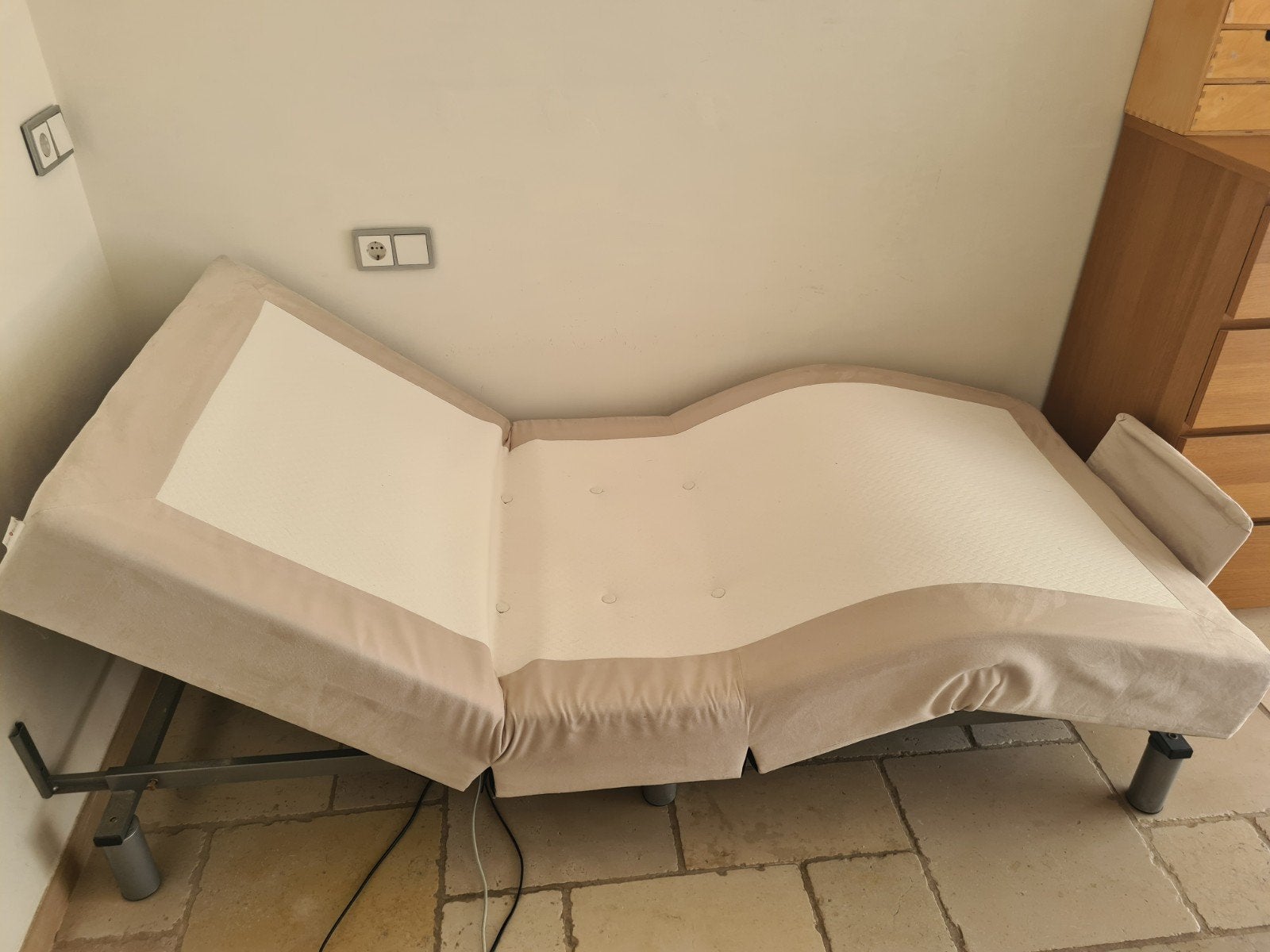 Verstelbare bedbodem met afstandsbedieninging, Huis en Inrichting, Slaapkamer | Bedden, Ophalen, Verstelbaar, 90 cm, Eenpersoons