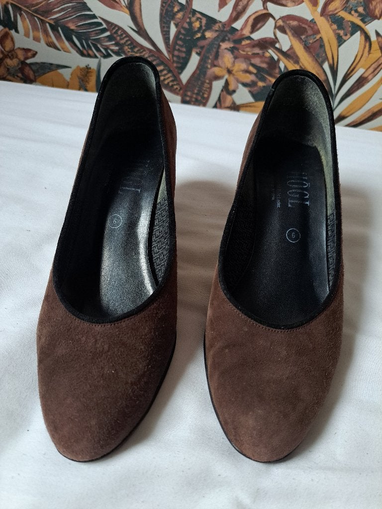 Vintage bruine pump, Pumps, Bruin, Ophalen of Verzenden, Zo goed als nieuw