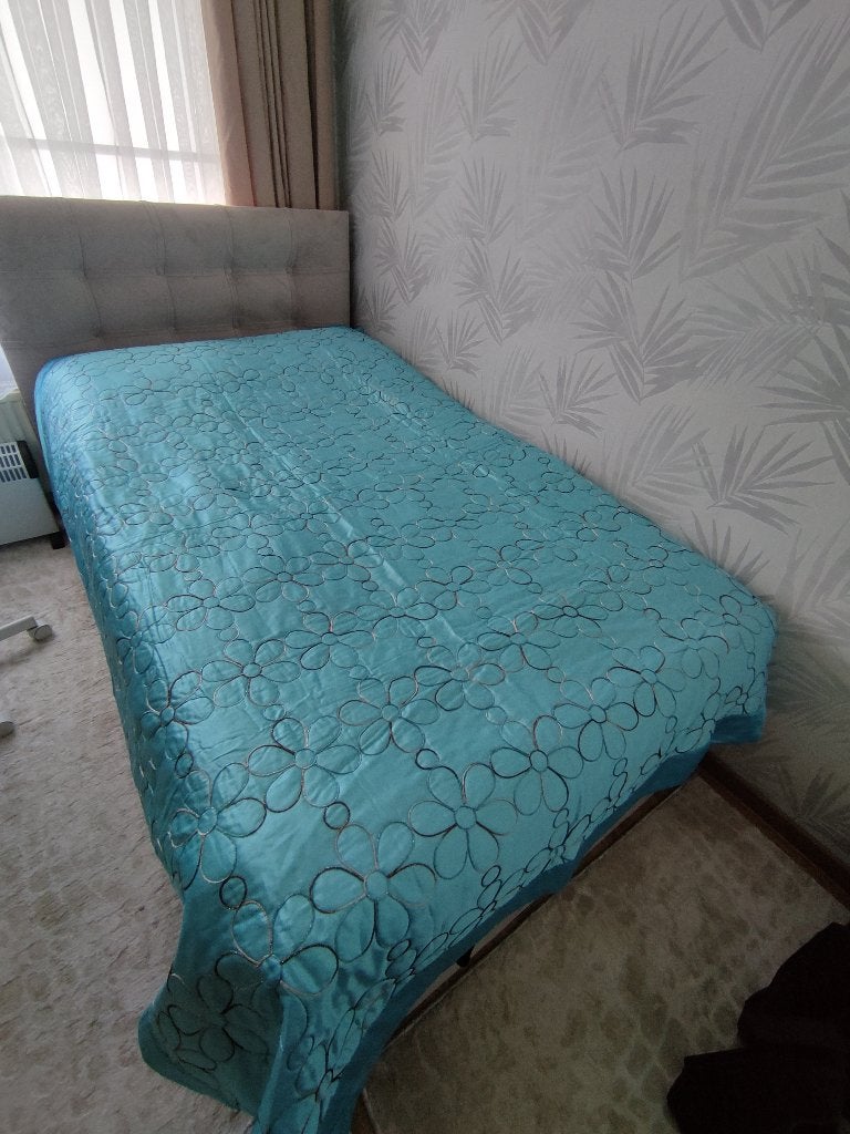 Turquoise Bedsprei (230 cm x 180 cm), Huis en Inrichting, Handgemaakt, Verzenden, Overige materialen, Zo goed als nieuw