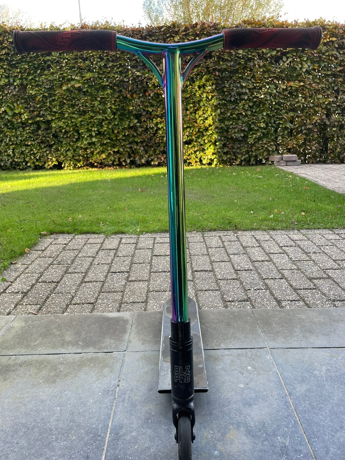 Blazer Pro Outrun stuntstep neochrome + gloednieuw wiel, Ophalen, Gebruikt, Gewone step