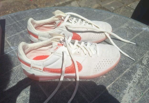 Nike street gato straatvoetbalschoenen Maat 38(37), Maat XS of kleiner, Ophalen, Zo goed als nieuw, Schoenen