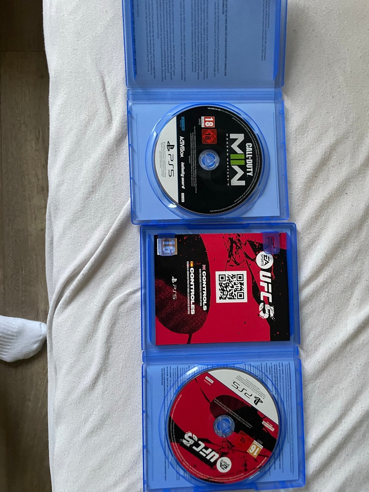 Call of Duty Modern Warfare II & UFC 5 PS5 Games, Online, Vanaf 18 jaar, Shooter, 1 speler
