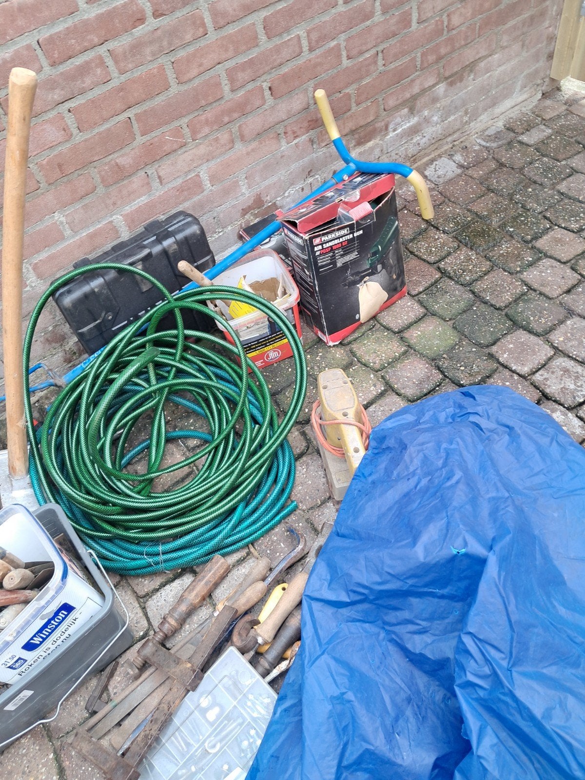Foto 3 van Diverse partij oud gereedschap: boor, schuurmachines, etc.