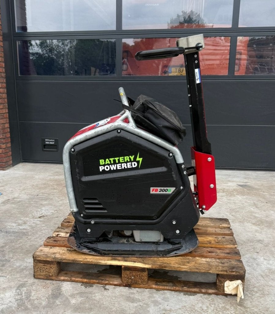 Swepac FB 300B Accu Trilplaat 2024, Tuin en Terras, Hand-tuingereedschap, Ophalen, Gebruikt